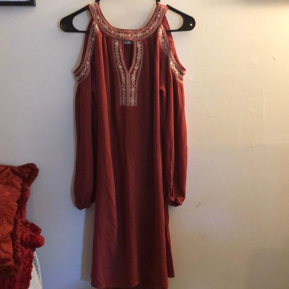 Off the shoulder dress - Picture 2 of 5